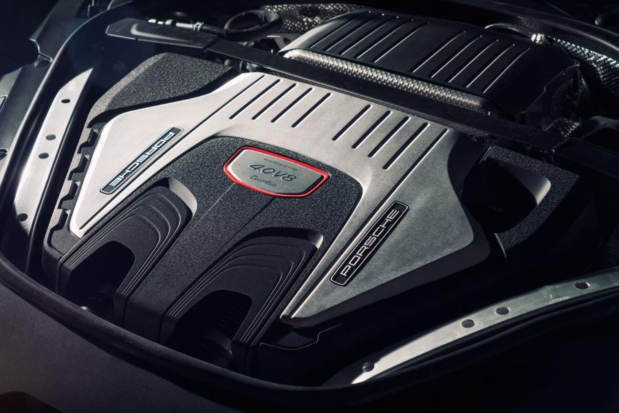 Моторный отсек Porsche Panamera Turbo 2016 года  (фото 44 из 53)